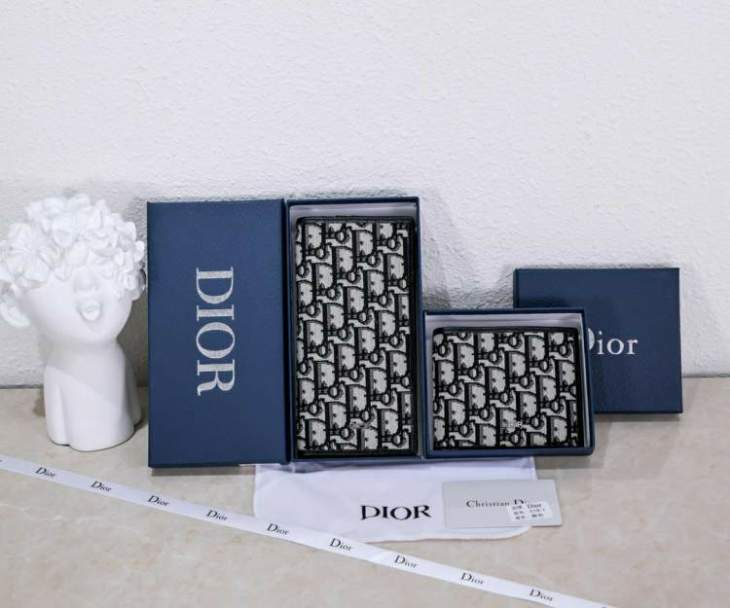 Picture of Dior Wallets _SKUfw239329273fw